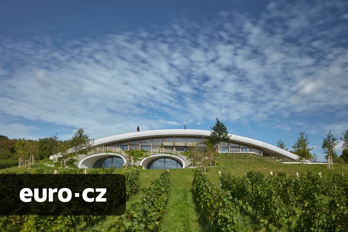Architektura s příchutí „terroiru“. Moderní česká vinařství nabízejí místa, kde si lze sklenku vychutnat v harmonii s okolní krajinou